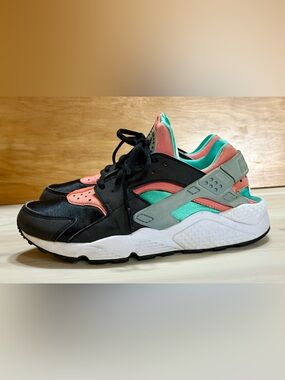 Nike Air Huaraches Hot Lava women’s 8.5